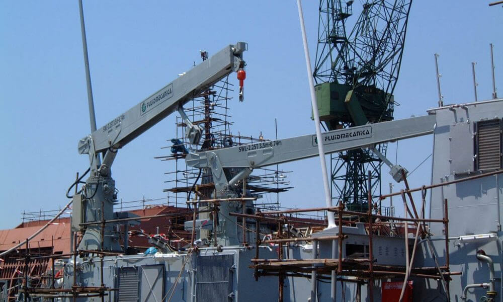 Cranes and davits-4